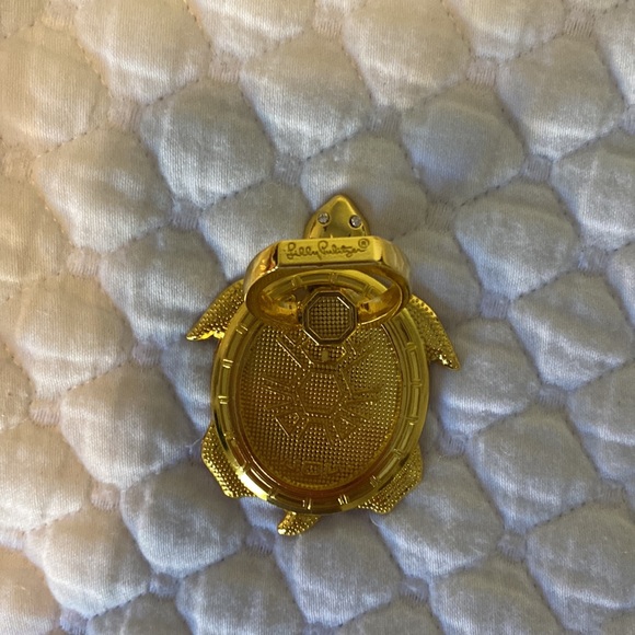 Lilly Pulitzer Accessories - NWT Lilly Pulitzer gold critter phone ring
